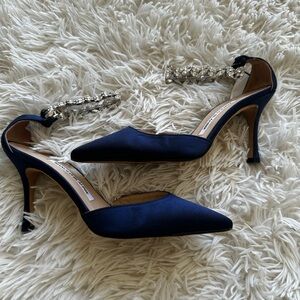 Manolo Blahnik Navy Satin Pointed Toe Ankle Strap Pump size 36